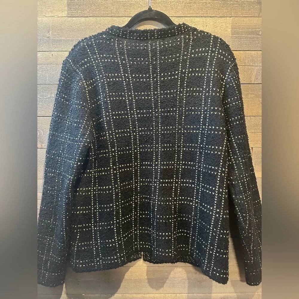 Sioni Large black and gold metallic threading and buttons cardigan with closure